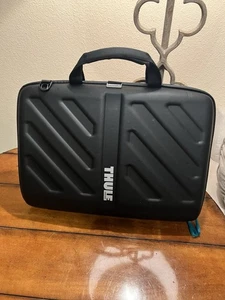 Thule Laptop Case Gauntlet Attache Hartschale schwarz MacBook Pro - Bild 1 von 13