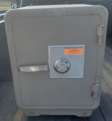 Underwriters Laboratories Inc.  Fire Proof Safe on Wheels 2 Drawers 17x17x23 - Image 1 of 4