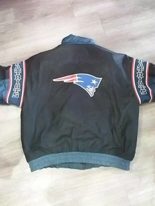 NEW ENGLAND PATRIOTS REVERSIBLE VTG PRO PLAYER PUFFER JACKET - Picture 1 of 5