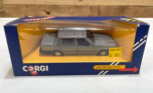 VINTAGE 1986 CORGI VOLVO 760 TURBO SALOON C435/1 - 1/32 DIECAST ENGLAND MINT - Picture 1 of 8