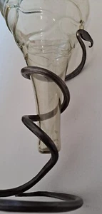 Replica tomba vichinga soffiata a mano vetro conico con supporto in metallo serpentina - Foto 1 di 5