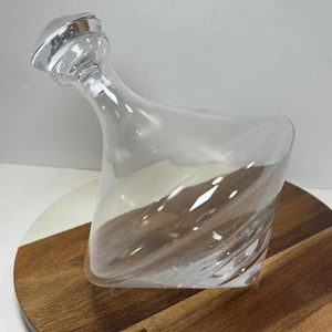 "Decantador de cristal de vino de whisky con rollo en lágrima - MCM - 8""x8""" - Imagen 1 de 6