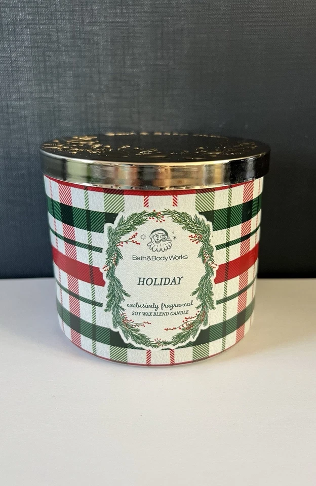 Bath & Body Works 3 Wick Candle Holiday - Image 1 of 1