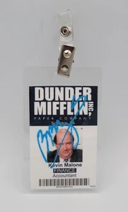BRIAN BAUMGARTNER "KEVIN MALONE" SIGNED OFFICE NAME BADGE COA  - Picture 1 of 2