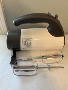 Sanbeam Mixmaster 6 Geschwindigkeiten Handmixer Modell 1801 mit einziehbarem Kabel / Aufbewahrung - Bild 1 von 16