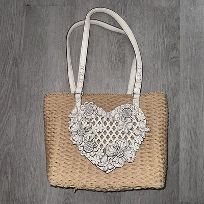 BRIGHTON TIVOLI TRELLIS WYLD HEART 3D APLIQUE FLORAL, BOLSA BORBOLETA - Imagem 1 de 4