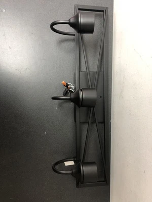 Luz de tocador de baño Quoizel BART8624MBK Bartley 3 luces 24" de ancho - negro mate Foto 1 de 4