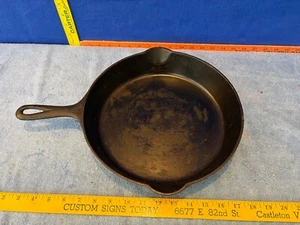 Griswold Cast Iron Skillet Frying Pan # 9 - Picture 1 of 19