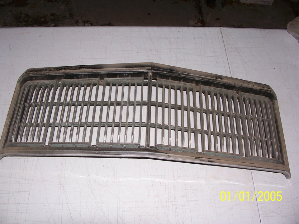 Mercury Marquis Grill Colony Park Wagon 1977 1978 usado OEM # D5MB 8150 A  Foto 1 de 4
