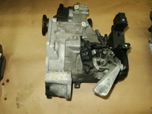 Cambio manuale MZN da VW Polo 6R 1.2 TDI 75PS 5A marcia 2012 62 ́TKM - Foto 1 di 2
