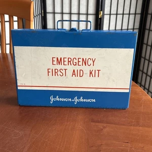 Kit de primeros auxilios Johnson & Johnson #8116 de colección caja de transporte de montaje en pared de metal años 70/80 - Imagen 1 de 7