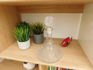 Beautiful Cut Glass Ships Decanter - Foto 1 di 12