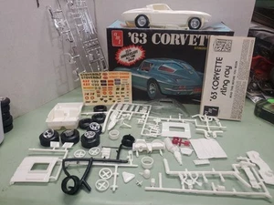 AMT 1963 Chevrolet Corvette Model Kit Unbuilt - Picture 1 of 20