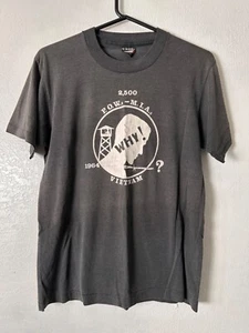 Camiseta vintage años 80 EE. UU. puntada única POW MIA Guerra de Vietnam suave delgada talla M - Imagen 1 de 7