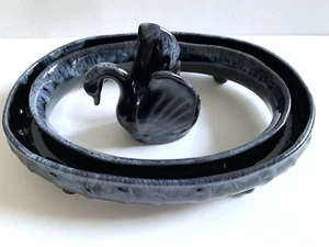 Anello Vintage Anna Van Briggle MCM Pansy Fiore e Cigno 2PZ Smalto a Goccia Blu Firmato - Foto 1 di 12