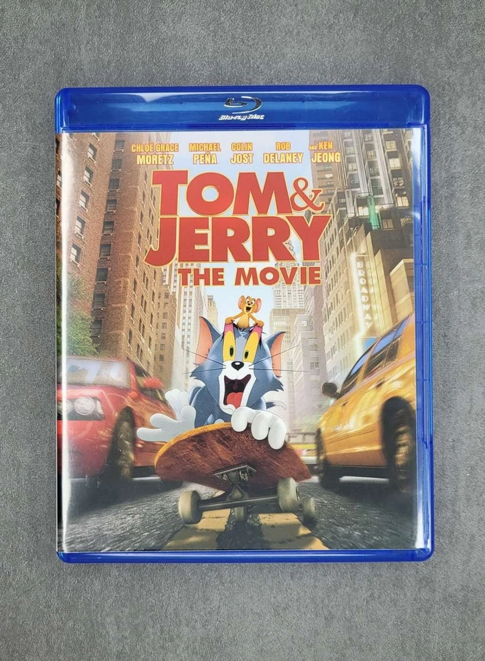 Tom and Jerry (Blu-ray +Digital) DVDs Foto 1 de 1