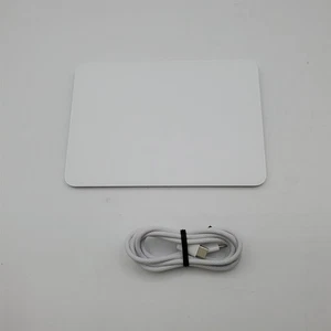 Apple Magic Trackpad - White Multi-Touch Surface MXK93AM/A - Picture 1 of 3