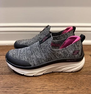 Skechers Women's D'Lux Walker-Quick Upgrade Sneaker Black 7 M - Picture 1 of 7