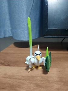 Sirfetch'd Pokemon Figur 3,5 inch - Bild 1 von 7