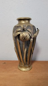 Jarrón japonés antiguo de latón pesado y bronce con iris - Imagen 1 de 11