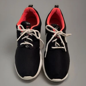 Nike Größe 6Y Better World schwarz/pink Laufen/Joggen Turnschuhe weiß kariert - Bild 1 von 8