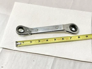 Proto 1184-A Offset Double Box Ratcheting Wrench 12 PT 5/8" x 11/16" - Picture 1 of 3