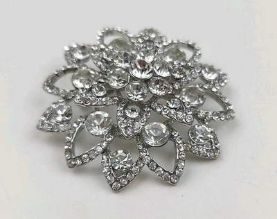 Broches de diamantes de imitación de cristal tono plateado alfileres de moda broche boutonniere gif Foto 1 de 4