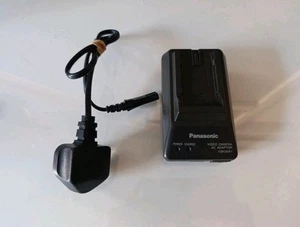 Genuine Panasonic VSK0581 Video Camera AC Adaptor Battery Charger w. UK Plug - Picture 1 of 5