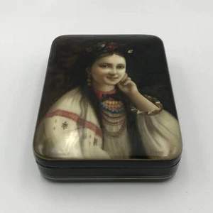 Beautiful Lacquer Box "Portrait of Ukrainian Lady " , Hand Painted, Papier - Picture 1 of 10