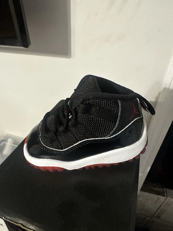 Jordan ретро 11 «выведенный» размер 4C  - Изображение 1 из 4