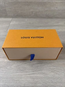 Auténtica caja de regalo vacía Louis Vuitton 7” x 3,5” x 2,5” con cajón extraíble - Imagen 1 de 7