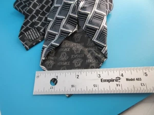 Corbata Gianni Versace Hombre Talla Única Negra Blanca Geométrica 100% Seda Hecha en Italia - Imagen 1 de 5