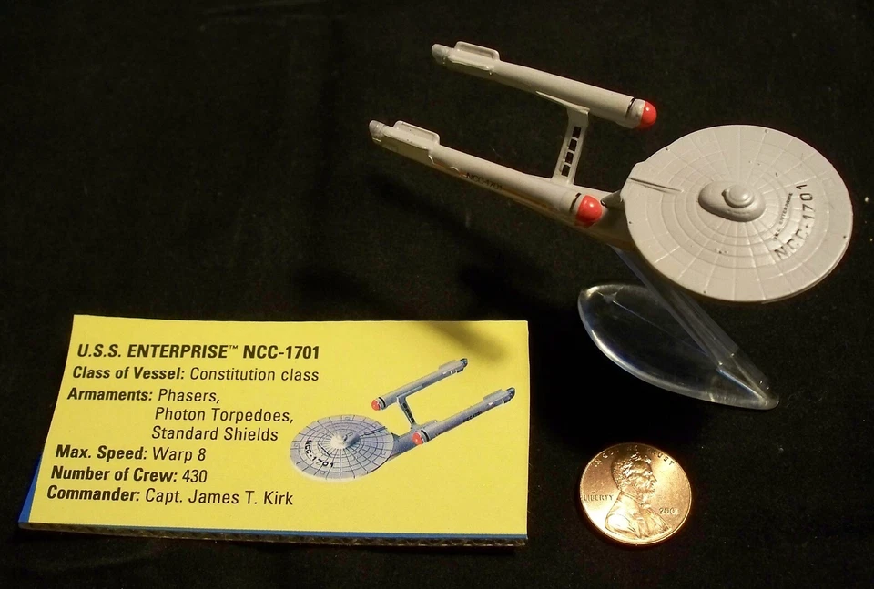 STAR TREK NCC-1701 Micro Máquinas Vehículo Miniatura con Soporte NUEVO Foto 1 de 1