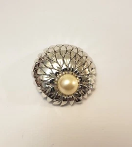 Trifari Silver And Pearl Designer Runway Vintage Brooch Flower Pin - Picture 1 of 10