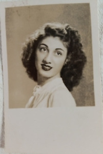 Vintage 1946 Photograph Woman's Portrait in Buenos Aires 3x2
