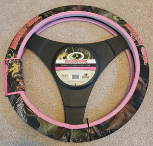 SPG Steering Wheel Cover Neoprene W/Logo Mossy Oak Break Up Pink Camoflauge NEW - Foto 1 di 4