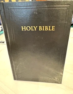 Bible KJV Holy Pew Bible, Black Hardcover King James Version Holman -Free Ship - Imagen 1 de 8