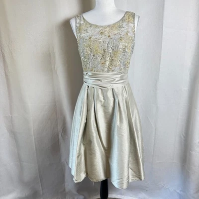 BEAUTIFUL Champagne Silk Sequin Sz 6 Mother Of Bride Event Dress Flores & Flores - Image 1 of 4