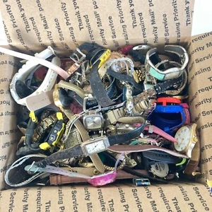 Huge WATCH LOT for Parts Repairs Craft 11 LBS 11 OZ Mixed Type AS IS - Imagen 1 de 7