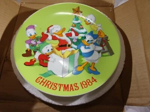 "PLATO DE COLECCIÓN DISNEY ""PLATO DE CELEBRACIÓN DE PATOS DONALD 50 CUMPLEAÑOS 1984" - Imagen 1 de 3