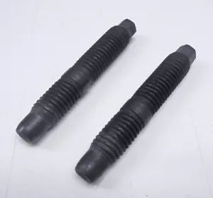 2 GM 24576687 Exhaust Manifold Studs M10 x 1.5 - Picture 1 of 2