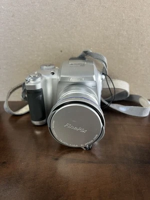 Fujifilm FinePix 3800 Silver 3.2MP Digital Camera 6x Optical Zoom w/Cap TESTED - Image 1 of 4