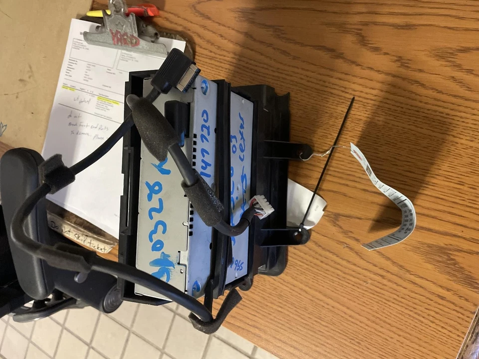 Used Infotainment Display fits: 2003 Lexus LX470 player navigation Grade A - Image 1 of 4