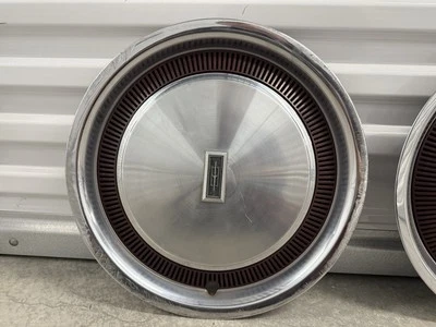 Oldsmobile Cutlass Supreme Brougham 1979 tapacubos originales de 14"" OEM Foto 1 de 4