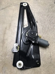 2007 RANGE ROVER SC BIG BODY LH REAR WINDOW MOTOR USED IN GOOD CONDITION - Picture 1 of 11