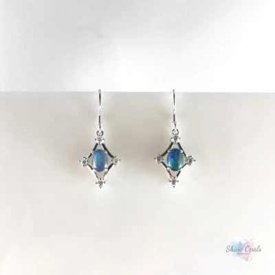 Orecchini australiani pendenti a goccia opale 7x5 mm argento sterling forma d... - Immagine 1 di 4