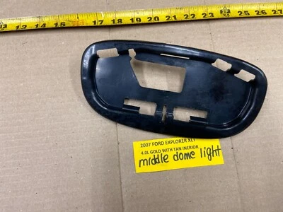 Ford Explorer 2006-2010 cúpula central luz desnuda Foto 1 de 4