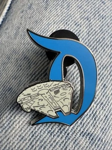 Spilla Disney Key To Disneyland Mystery Star Wars Galaxy’s Edge Millennium Falcon D - Foto 1 di 2
