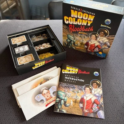 Moon Colony Bloodbath - Juego de cartas de estrategia - Usado Foto 1 de 2
