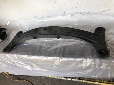 Toyota Avalon XL 1997-2004 travesaño trasero suspensión tren de rodaje base Foto 1 de 4